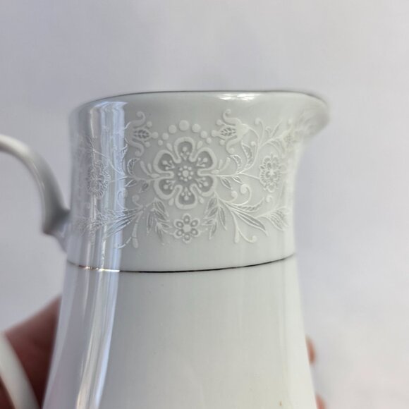 Crown Ming Queen's Lace Creamer White Flowers Platinum Trim - Picture 4 of 14
